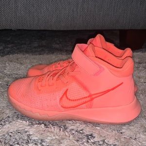 Nike Kyrie Basketball Sneakers Size 1.5Y